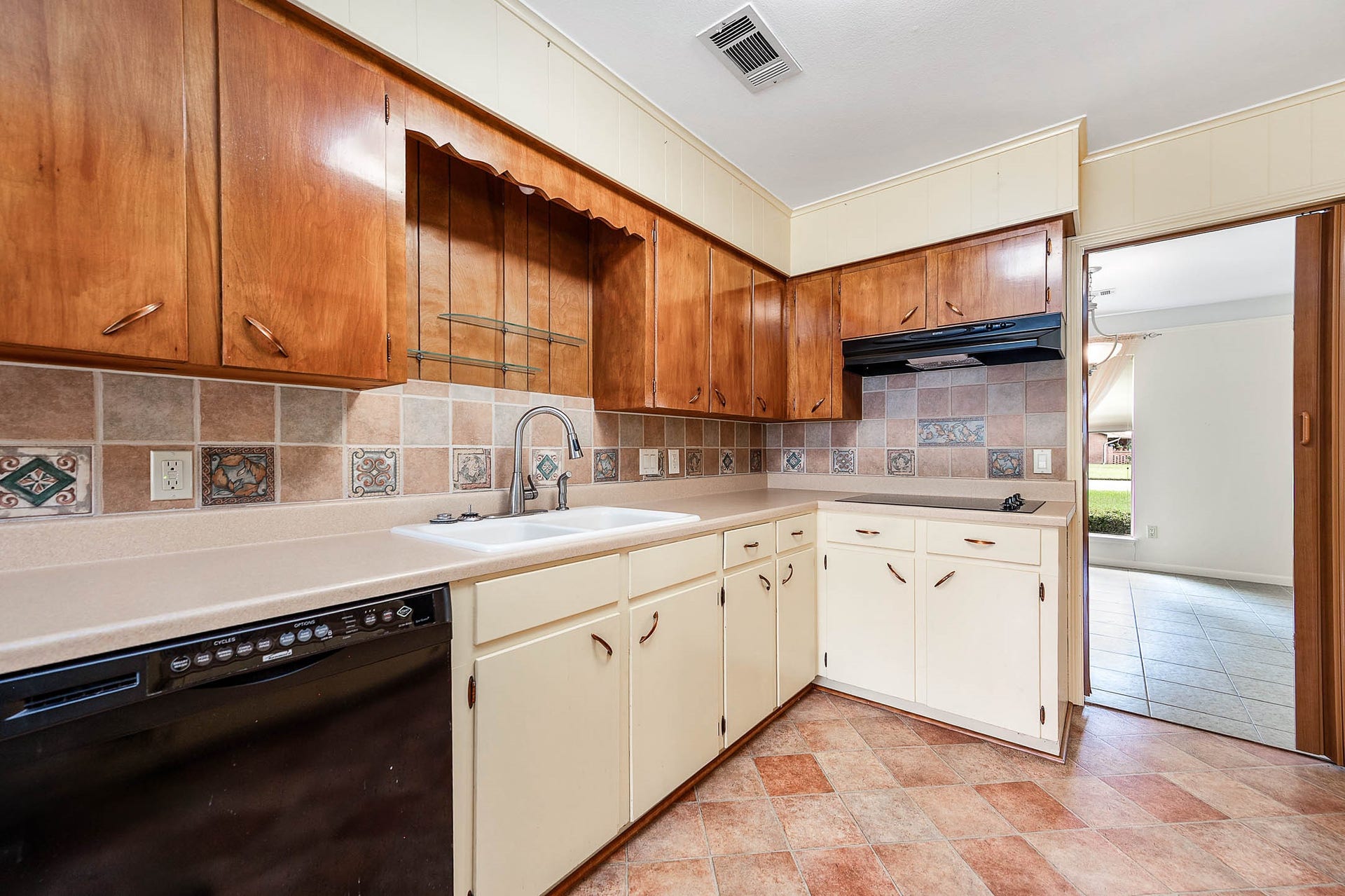212 E Crestmont Drive, Alvin, TX 77511 212 E Crestmont Drive, Alvin, TX 77511