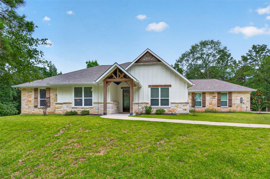 Property photo for 28080 Bridle Avenue, Waller, TX