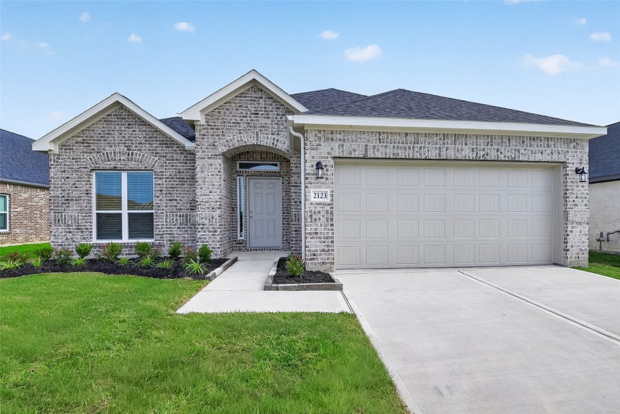 Property photo for 2123 Spring Hollow Drive, Baytown, TX