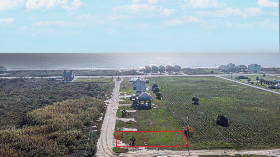 Property photo for 1043 Brighton Jones Boulevard, Gilchrist, TX