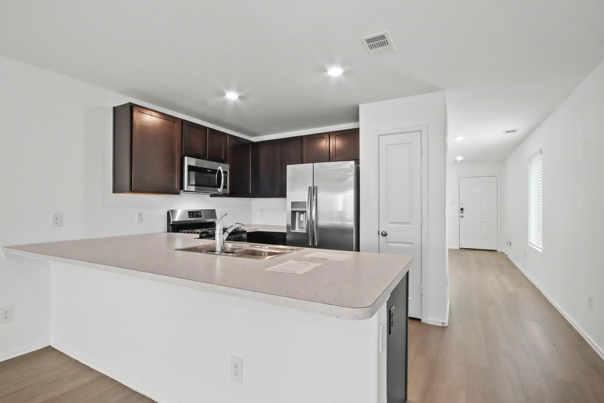 8807 Bar Harbor Drive, Baytown, TX 77521 8807 Bar Harbor Drive, Baytown, TX 77521