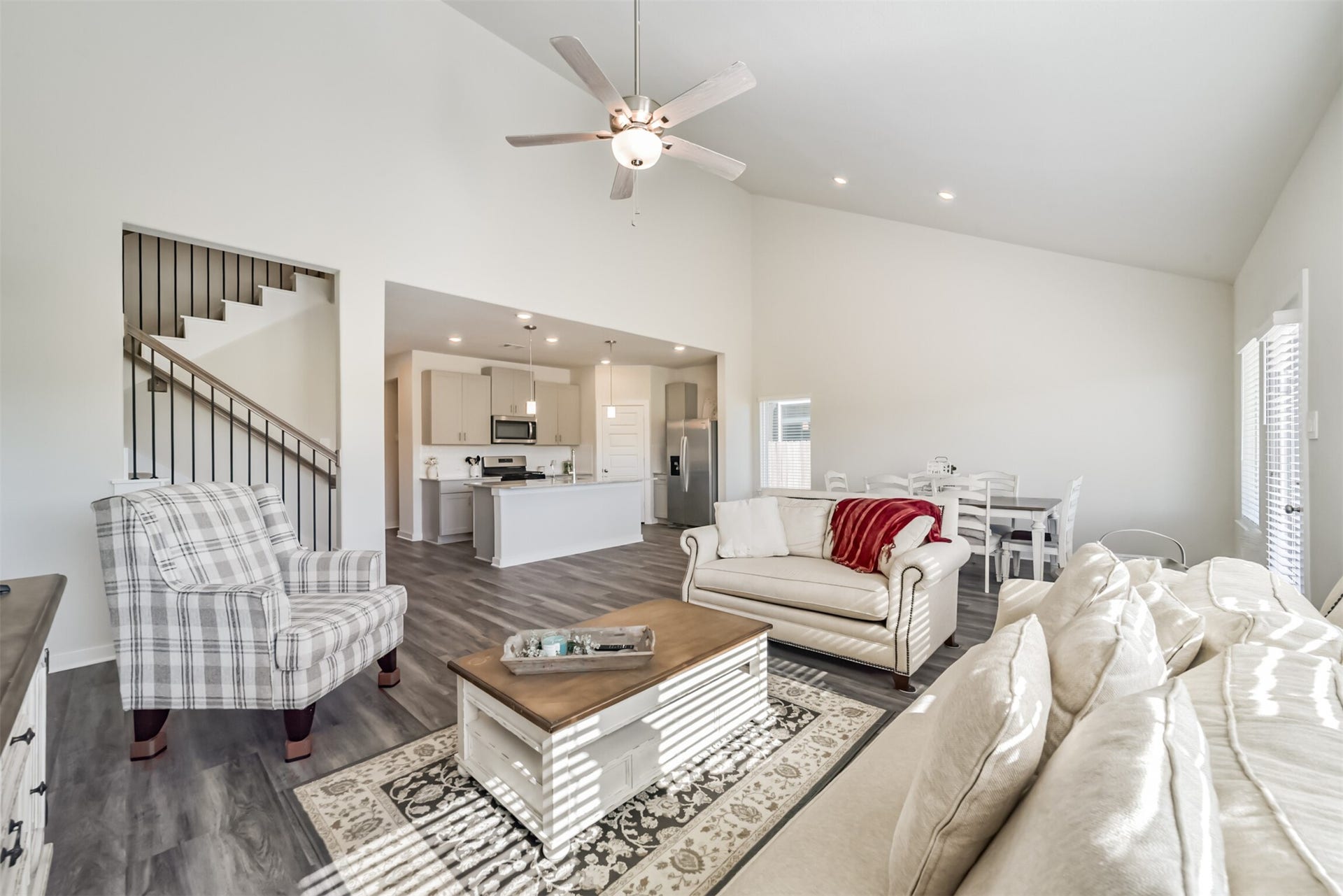 2630 Wastelbread Lane, Rosenberg, TX 77471 High Ceilings in the Living and Dinning Area