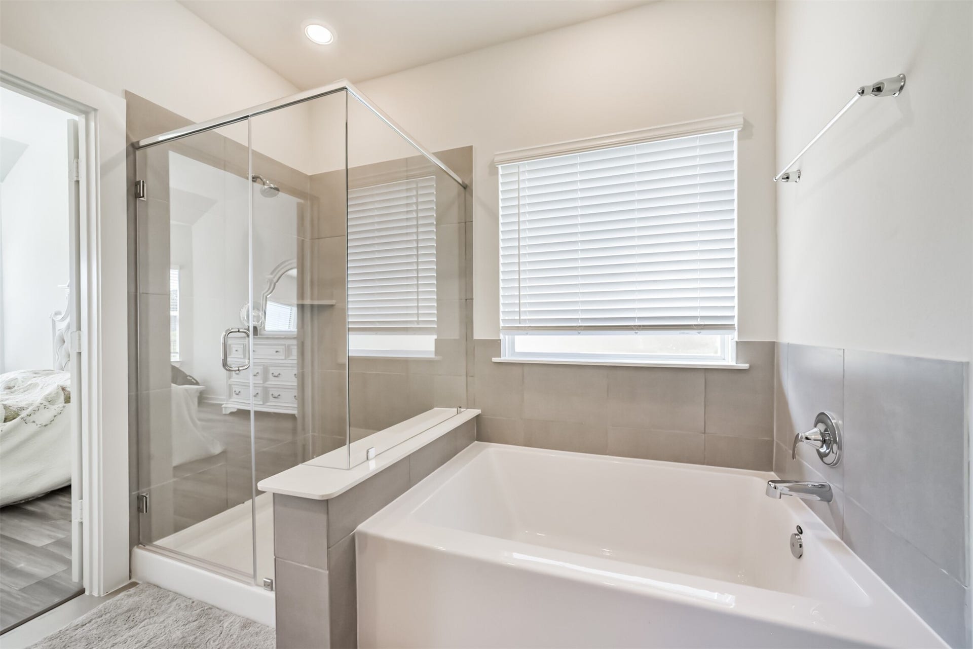 2630 Wastelbread Lane, Rosenberg, TX 77471 Master Bath with Separate Tub and Shower