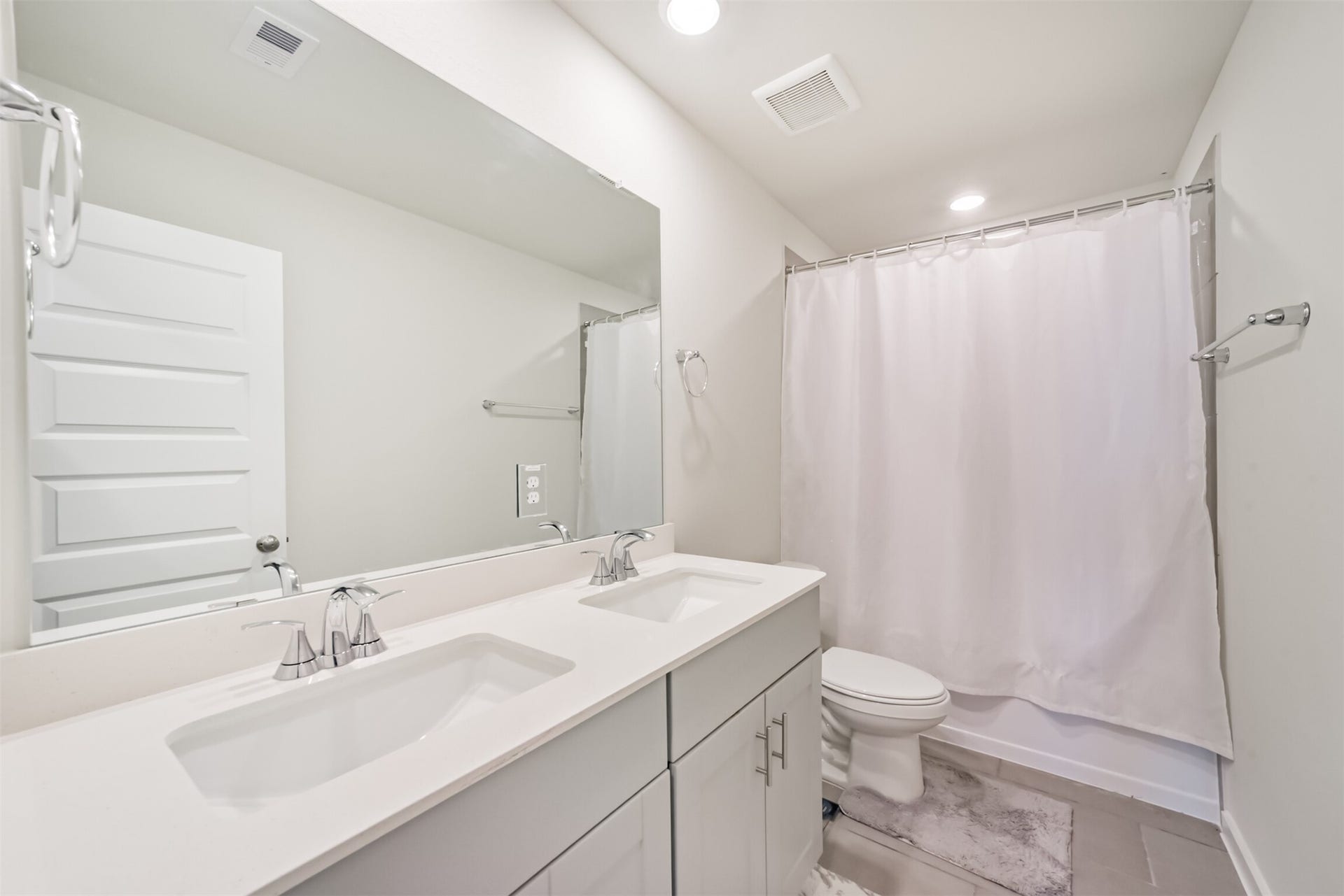 2630 Wastelbread Lane, Rosenberg, TX 77471 Bathroom Three with Double Sinks