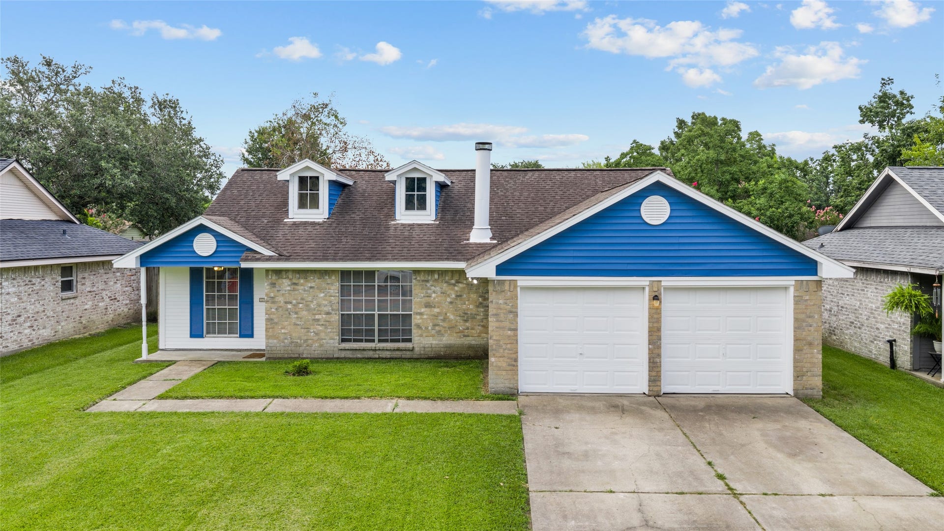 3105 Wood Fox Drive, Alvin, TX 77511 Welcome to 3105 Wood Fox Drive! Fresh exterior paint in a neighborhood with no HOA.