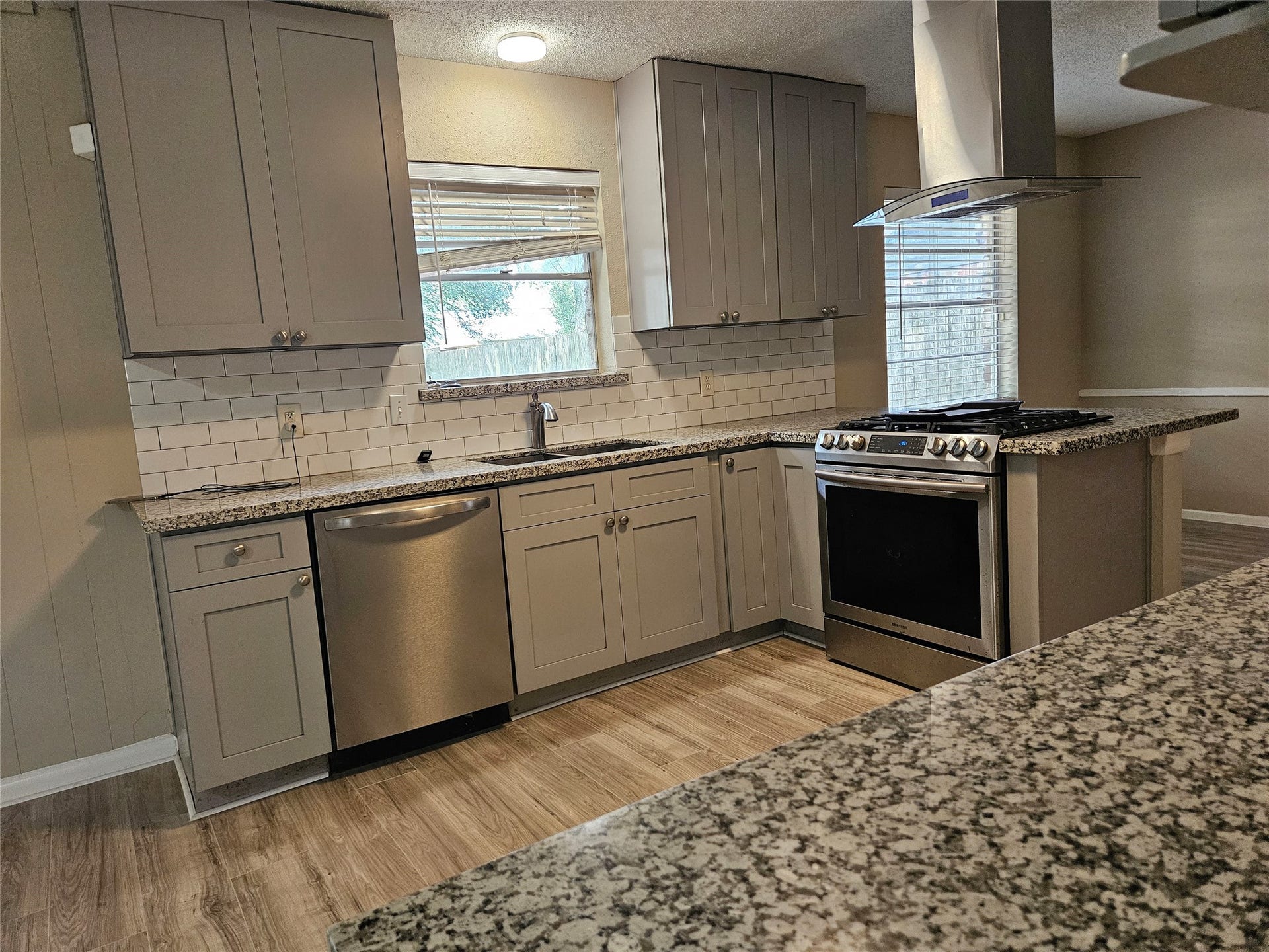 1402 New Orleans Street, Deer Park, TX 77536 1402 New Orleans Street, Deer Park, TX 77536