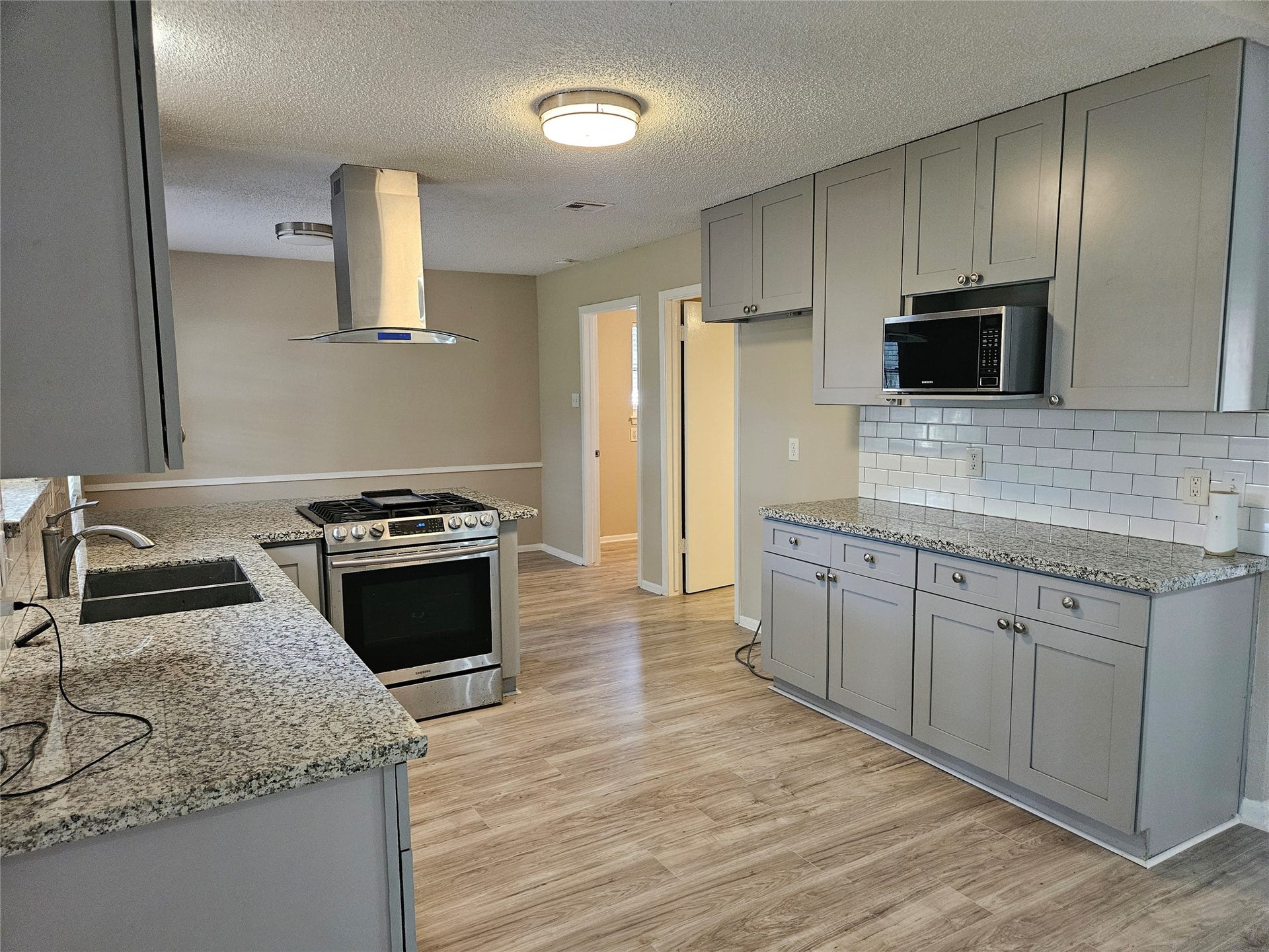 1402 New Orleans Street, Deer Park, TX 77536 1402 New Orleans Street, Deer Park, TX 77536