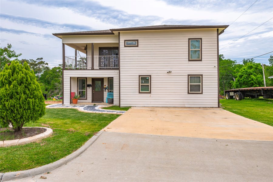 Property photo for 1030 Grand Oaks Drive, Houston, TX