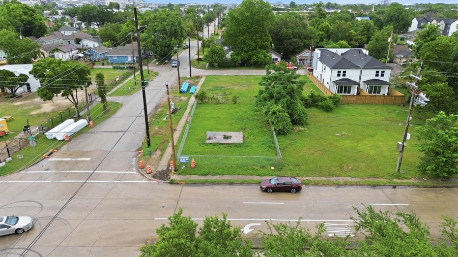 Property photo for 2601 Alabama Street, Houston, TX