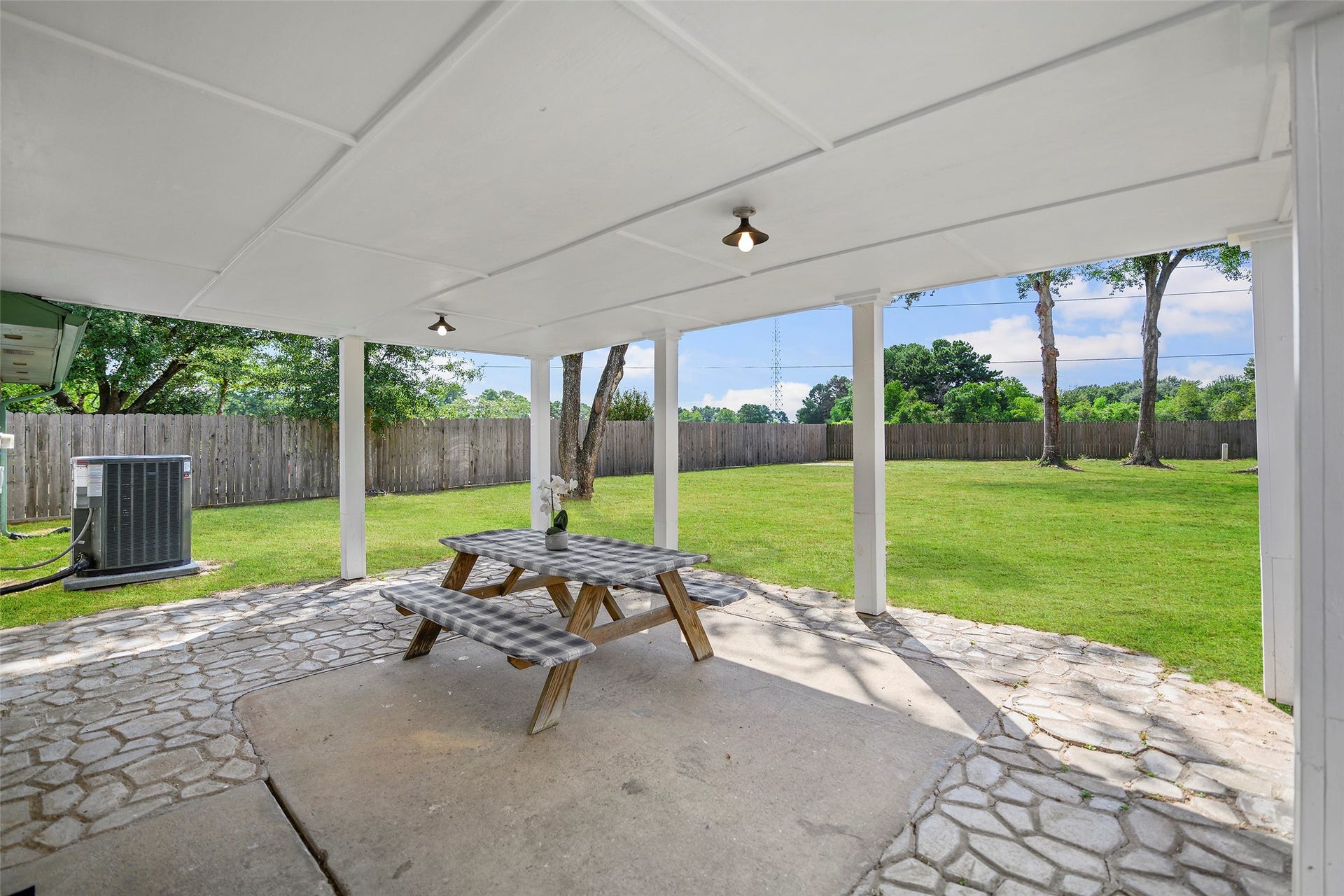 4119 Bridgeland Lane, Spring, TX 77388 Covered patio 23 x 17 is Ready for entertaining.