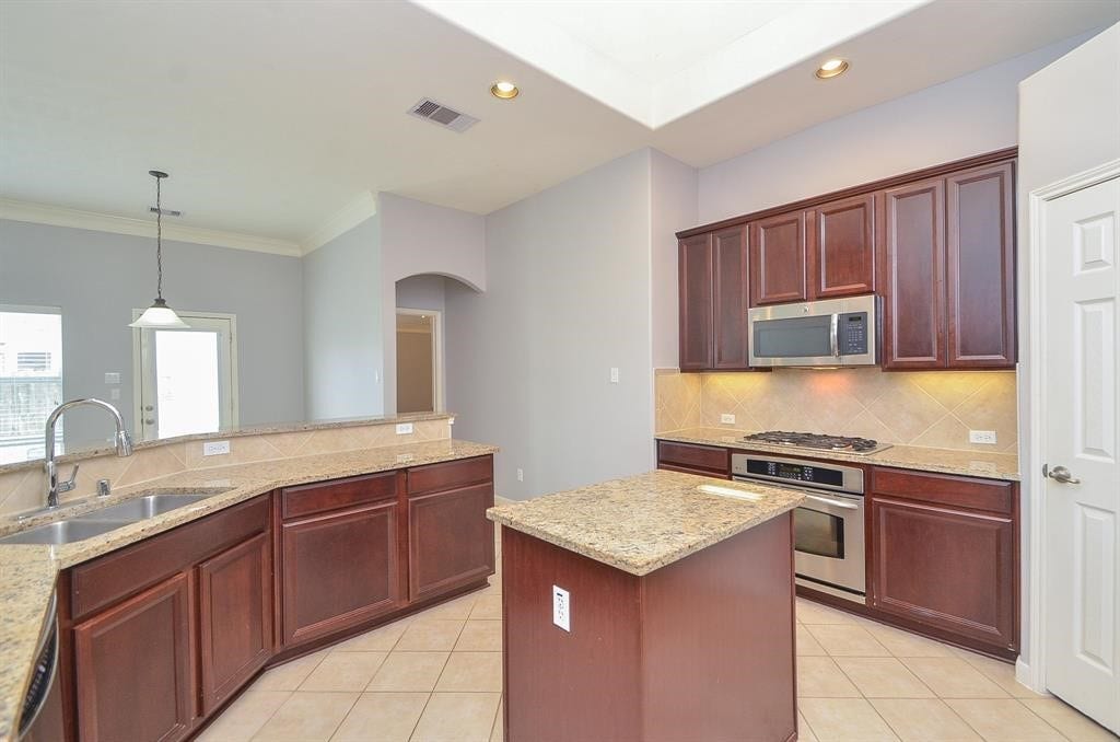 6726 Oakman, Sugar Land, TX 77479 6726 Oakman, Sugar Land, TX 77479