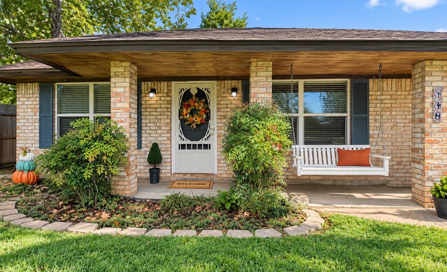 Property photo for 118 W Mahan Street, Richwood, TX