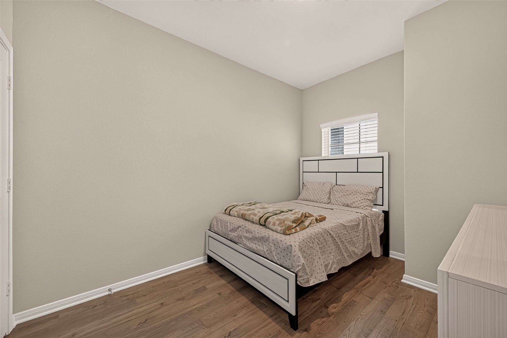 6402 Autumn Equinox Drive, Houston, TX 77048