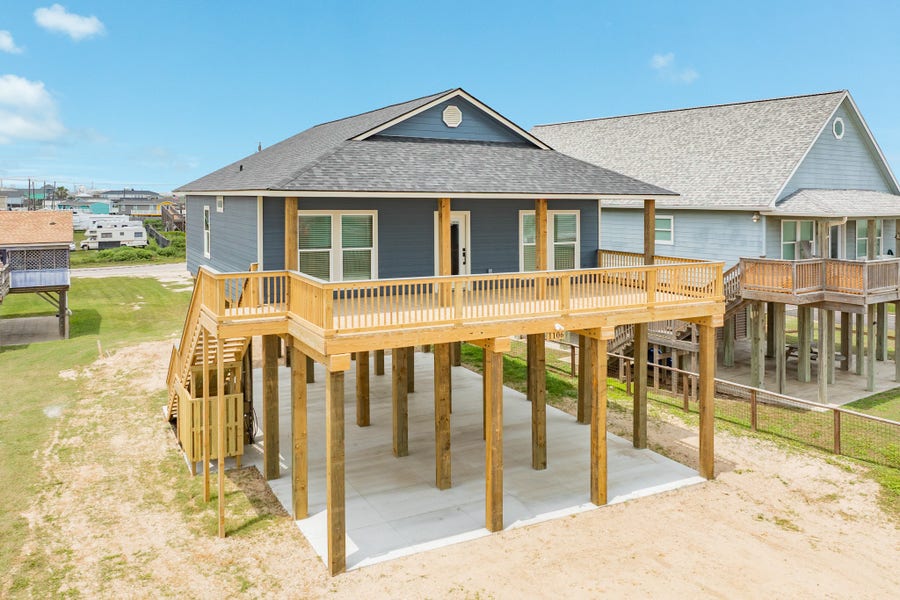 Property photo for 1106 White Cap Drive, Surfside Beach, TX