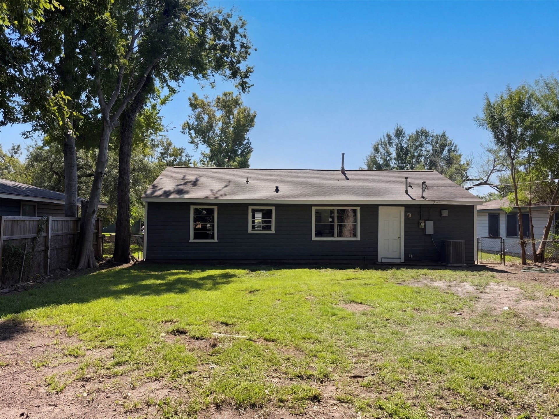 7405 Sterlingshire Street, Houston, TX 77016 7405 Sterlingshire Street, Houston, TX 77016