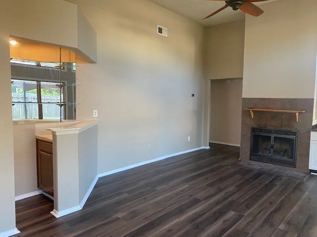 24002 Scrivener Lane, Katy, TX 77493 Living rm