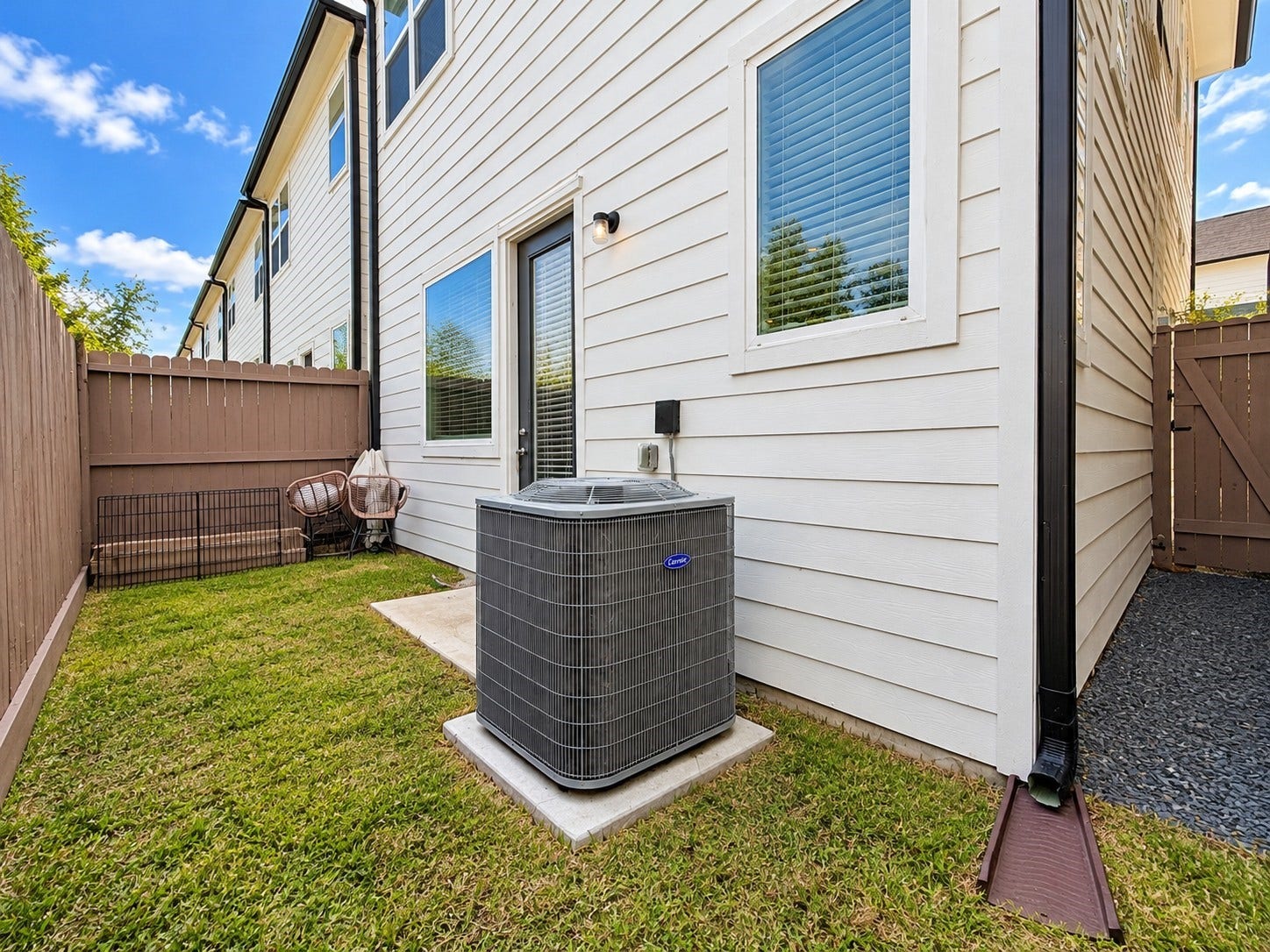 5926 Jasper Jones Way, Houston, TX 77091 Fully fenced yard with no back neighbors