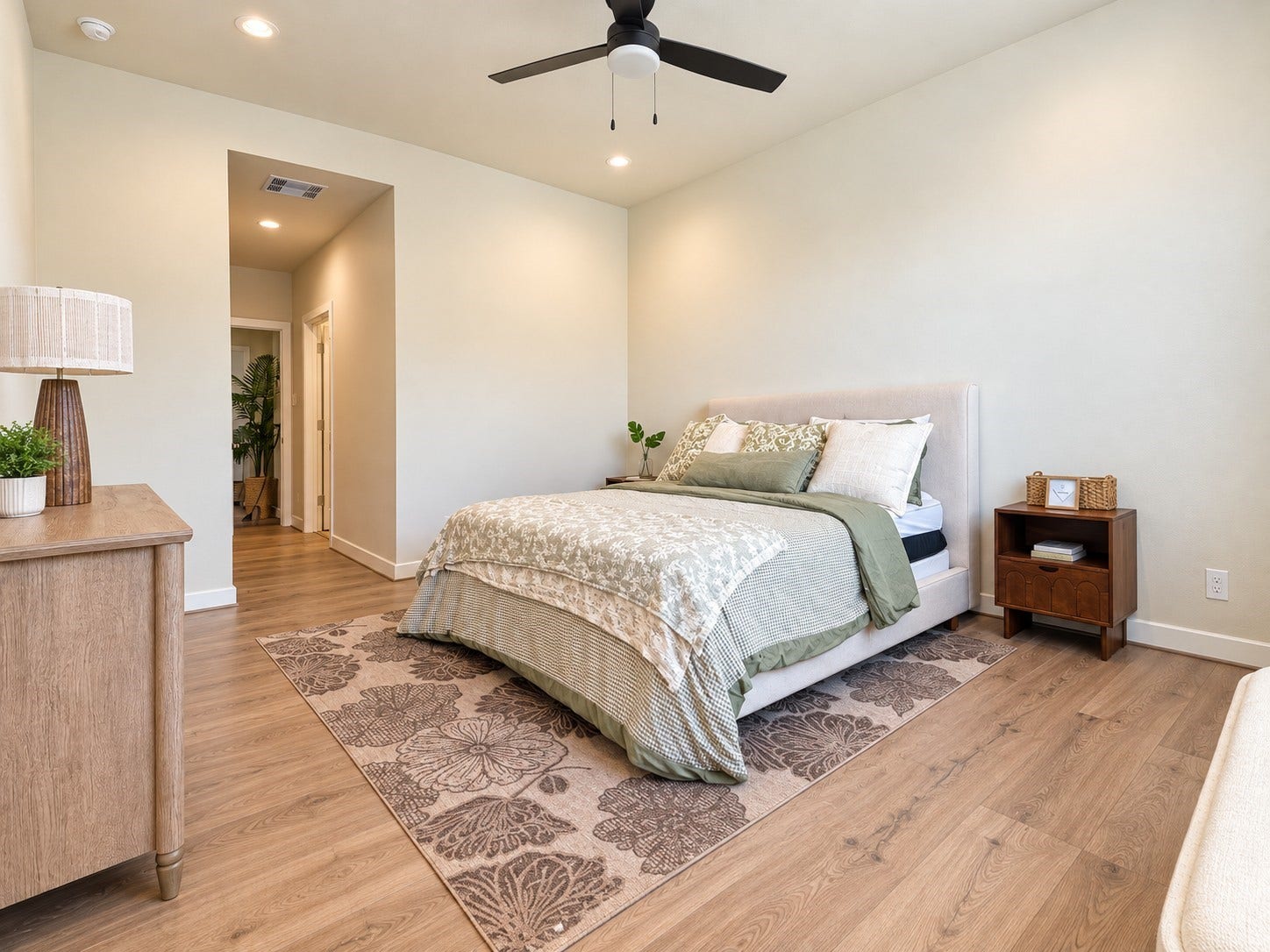 5926 Jasper Jones Way, Houston, TX 77091 Another view of the primary bedroom