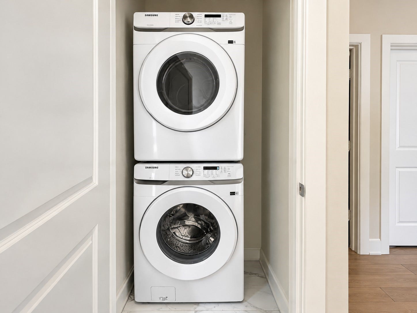 5926 Jasper Jones Way, Houston, TX 77091 Laundry located on the 2nd floor