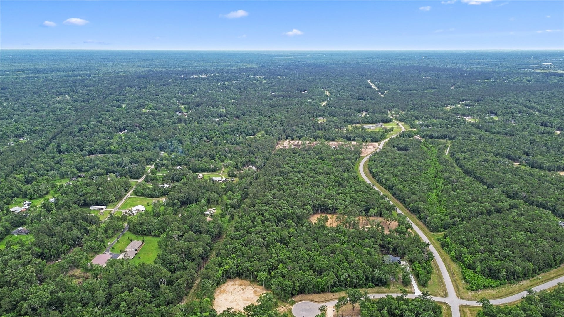 1230 Road 6324, Dayton, TX 77535 White Oak Trails combines spacious acreage homesites with a peaceful, wooded setting in Dayton, Texas.