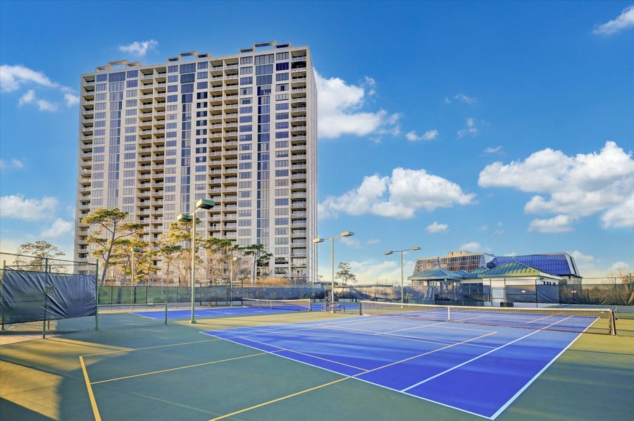 Property photo for 121 N Post Oak Lane, #505, Houston, TX