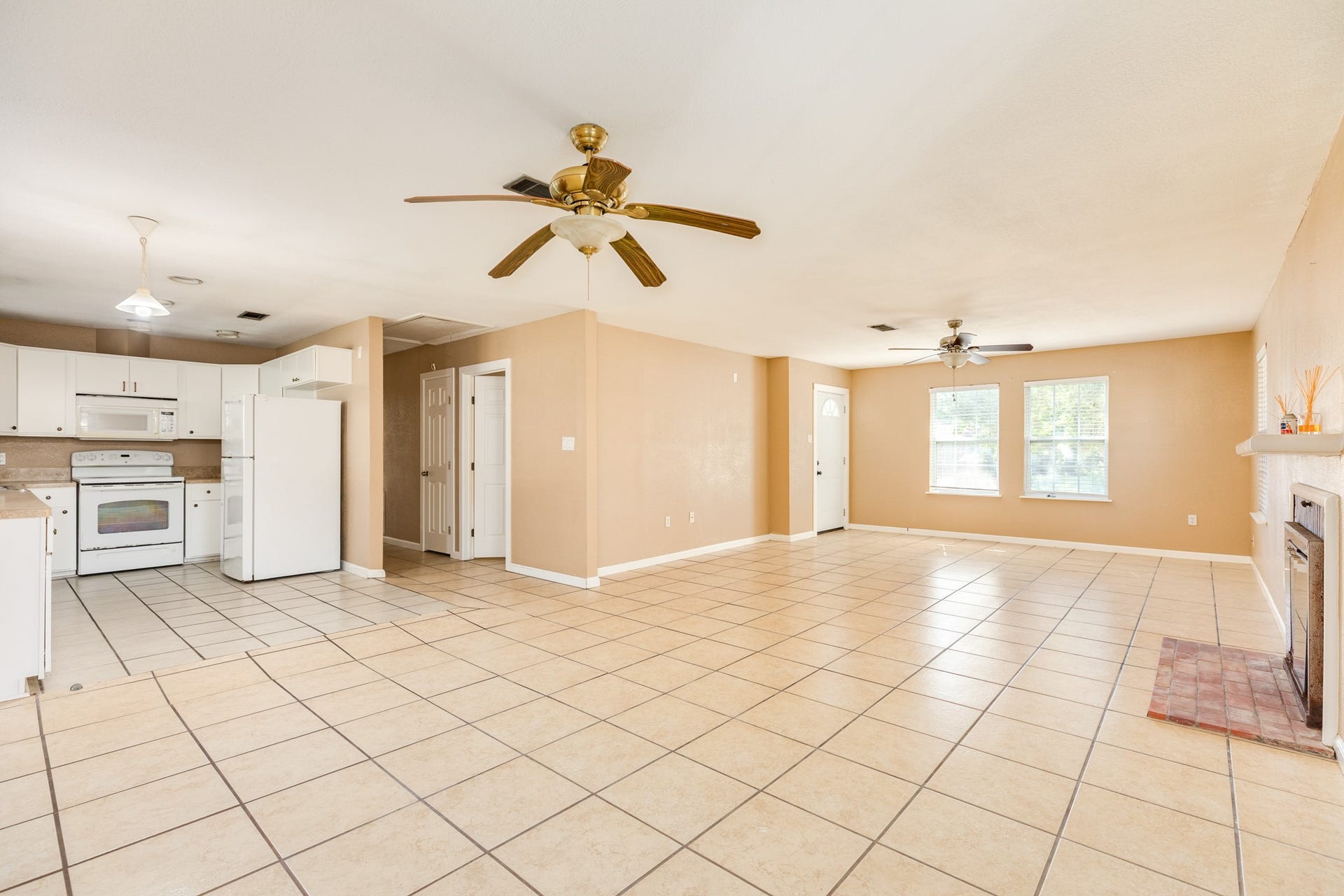 118 Tarpon Avenue, Galveston, TX 77550
