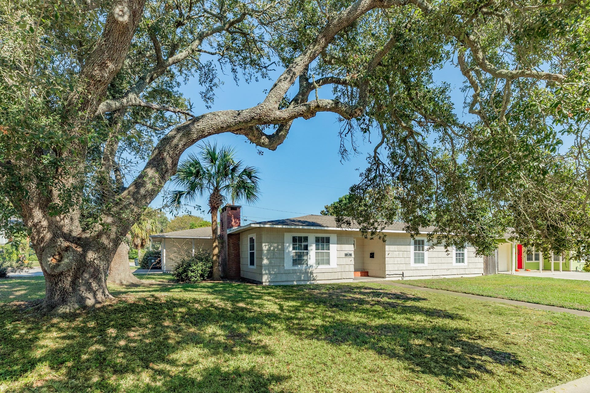 118 Tarpon Avenue, Galveston, TX 77550