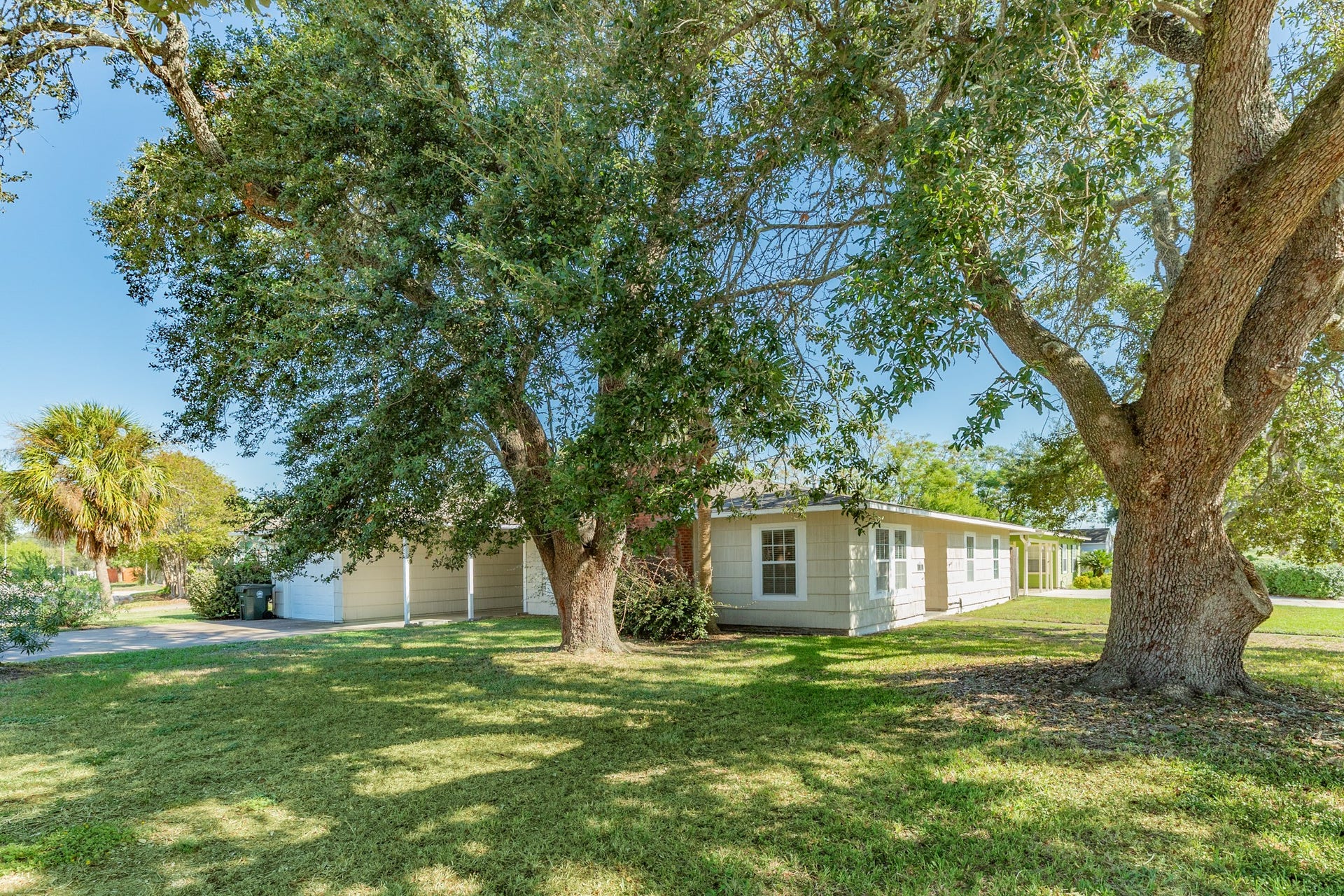 118 Tarpon Avenue, Galveston, TX 77550