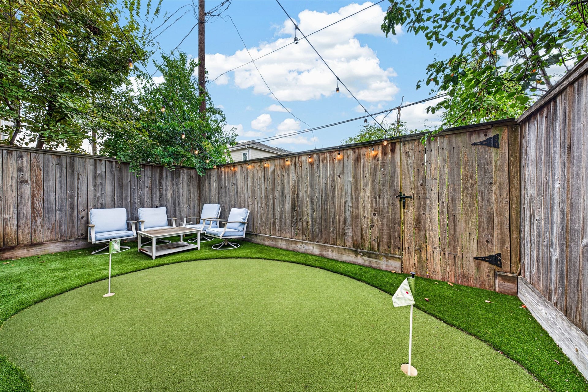 2602 Ashland Street, Houston, TX 77008 2602 Ashland Street, Houston, TX 77008