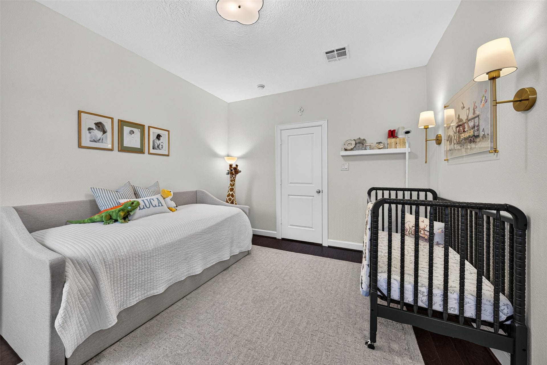2602 Ashland Street, Houston, TX 77008 2602 Ashland Street, Houston, TX 77008
