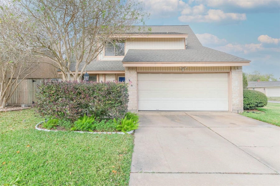 Property photo for 11902 Brook Meadows Lane, Meadows Place, TX