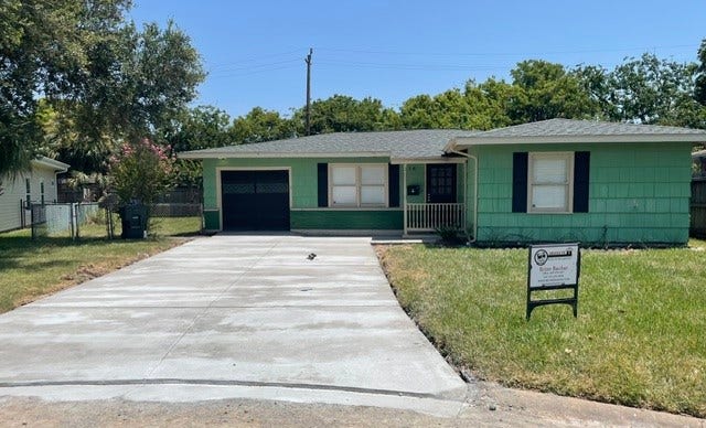 Property photo for 14 Gulf Lane, Galveston, TX