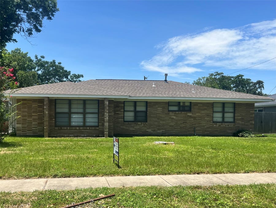 Property photo for 122 22nd Avenue N, Texas City, TX