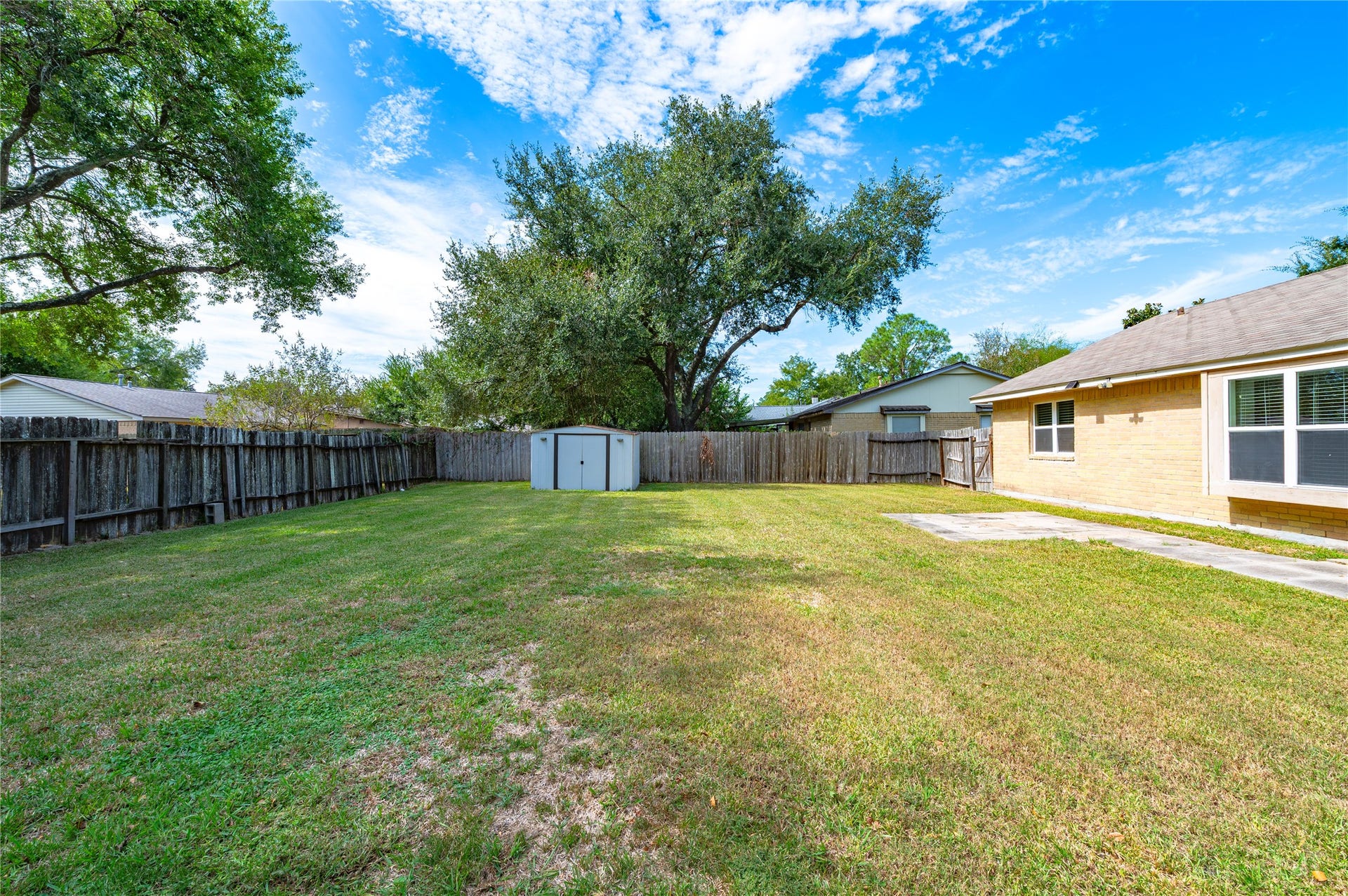 2515 Knoxville Drive, League City, TX 77573 Large backyard with privacy fencing on all sides.