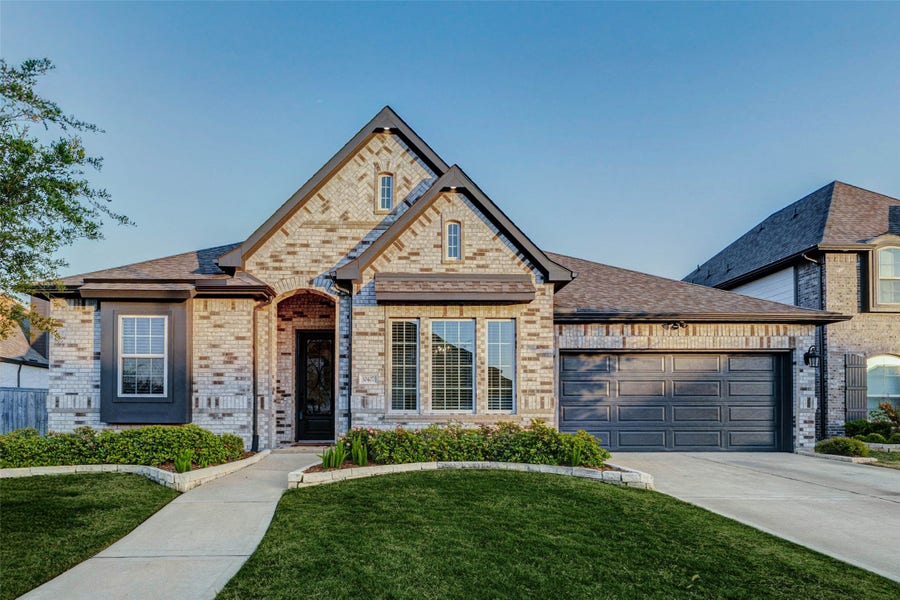 Property photo for 30407 Parkside Passage Court, Fulshear, TX