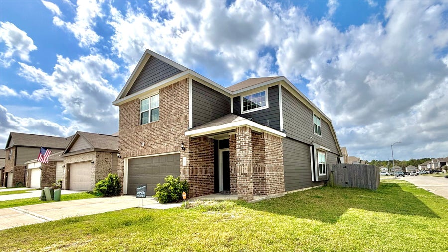 Property photo for 23663 Rainbow Eucalyptus Drive, Spring, TX