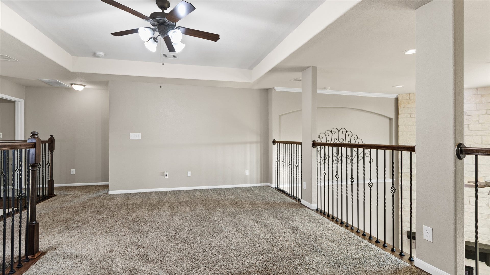 12106 Obsidian Lane, Mont Belvieu, TX 77535 Anothe view of the large open versitile space upstairs that leads to each bedroom and media room.