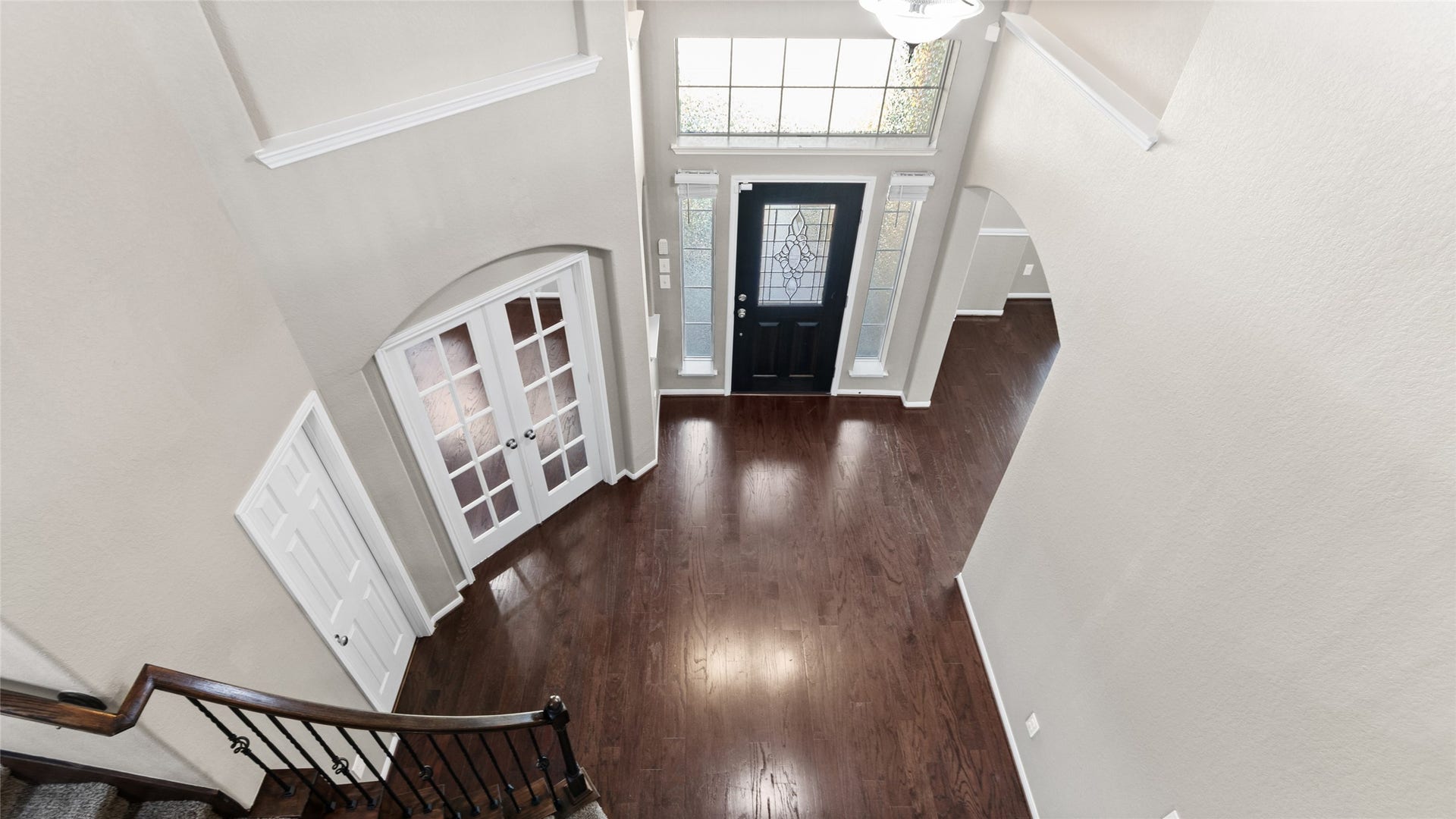 12106 Obsidian Lane, Mont Belvieu, TX 77535 A beautiful view of the entryway from the upstairs living and gameroom.
