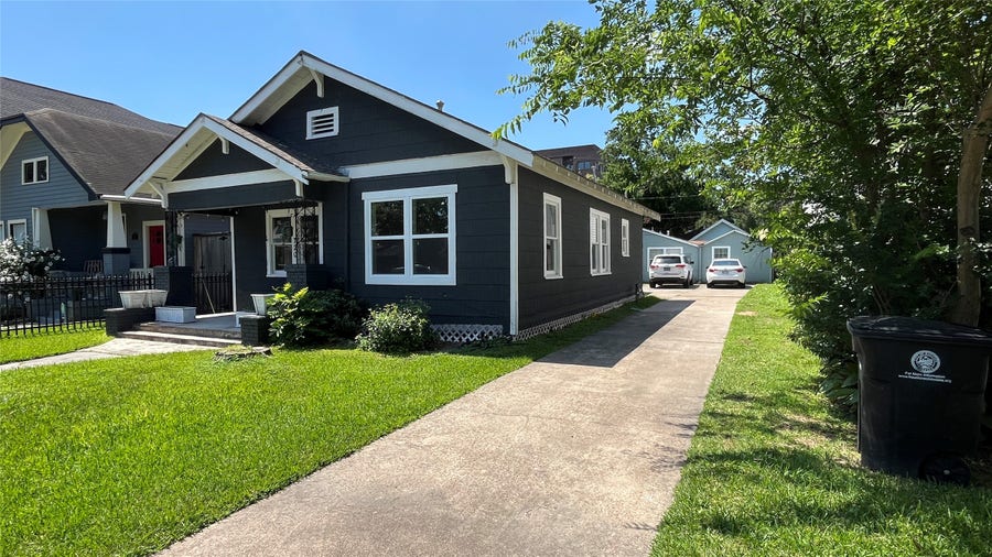 Property photo for 720 E 12th Street, Houston, TX