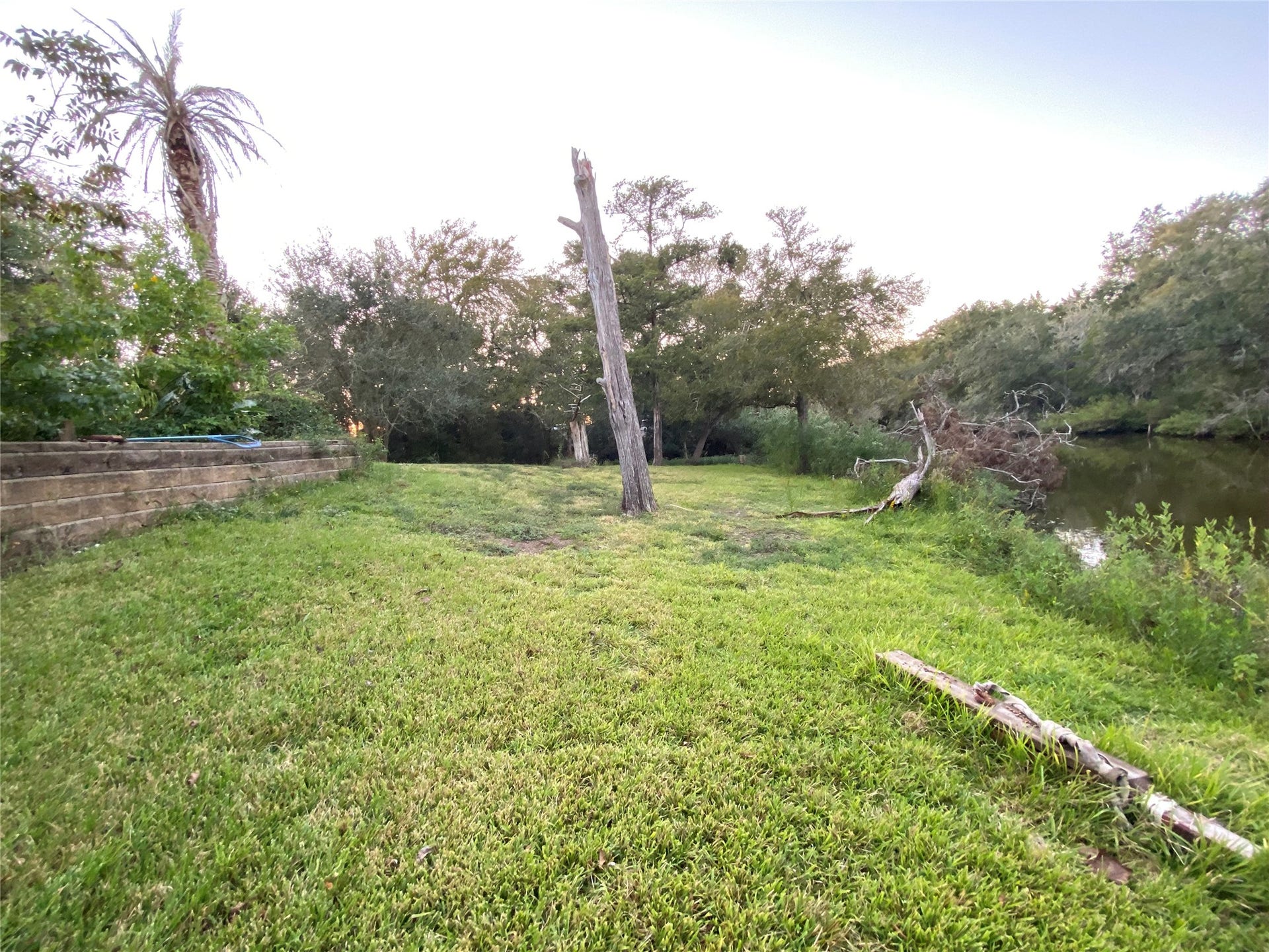 8628 Highway 6, Hitchcock, TX 77563 8628 Highway 6, Hitchcock, TX 77563