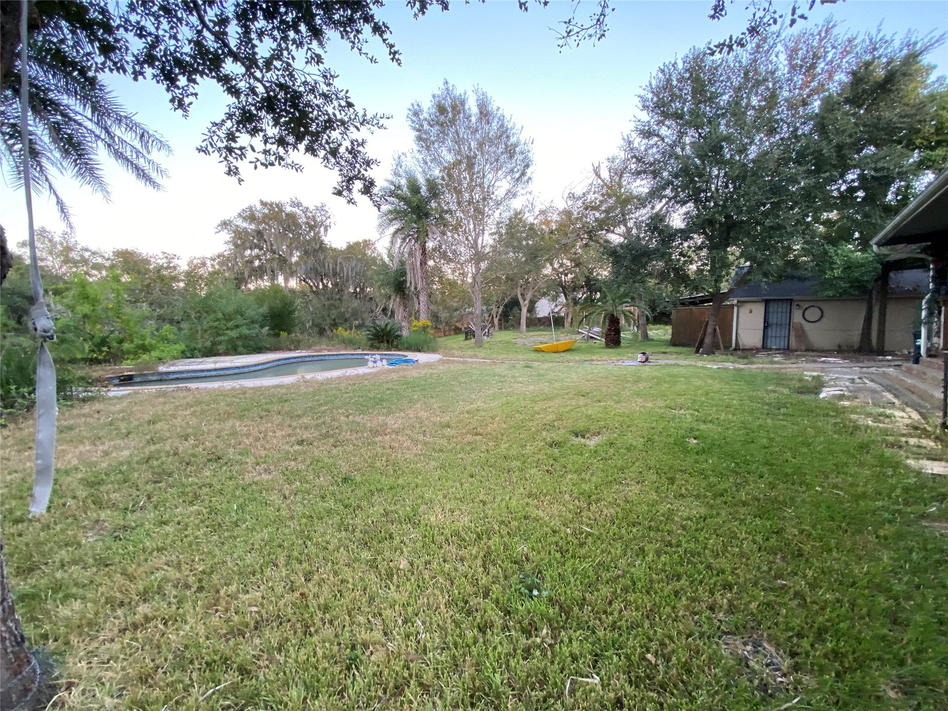 8628 Highway 6, Hitchcock, TX 77563 8628 Highway 6, Hitchcock, TX 77563