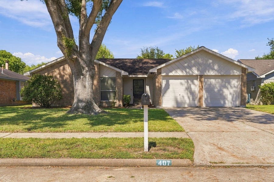 Property photo for 407 Ironbark Drive, Houston, TX