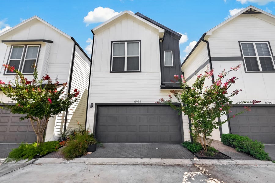 Property photo for 5912 Haring Lane, Houston, TX