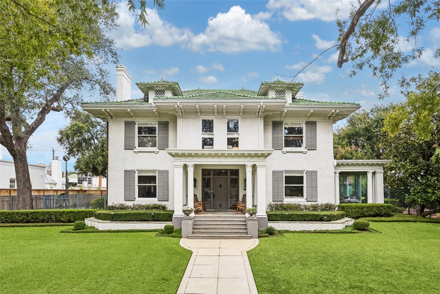 Property photo for 8 Courtlandt Place, Houston, TX