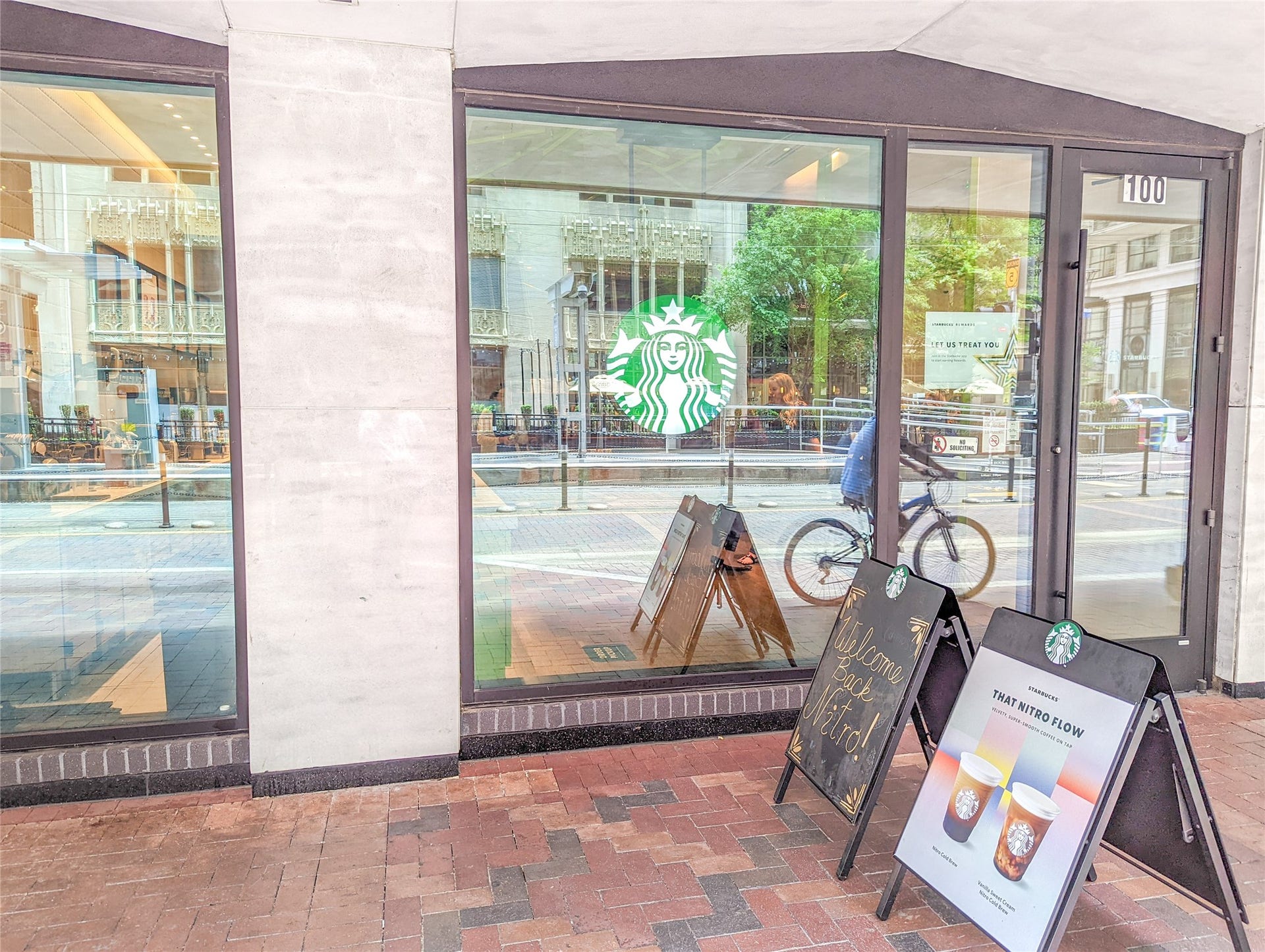 711 Main St Street, #905, Houston, TX 77002 New Starbucks location is a literal ~10 second walk from Capital Lofts entrance