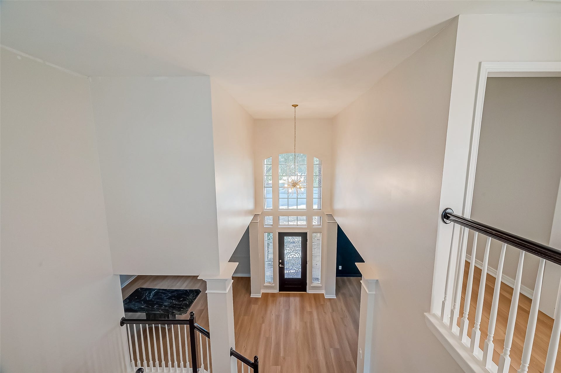 11210 Hundred Bridge Lane, Sugar Land, TX 77498 lets head upstairs