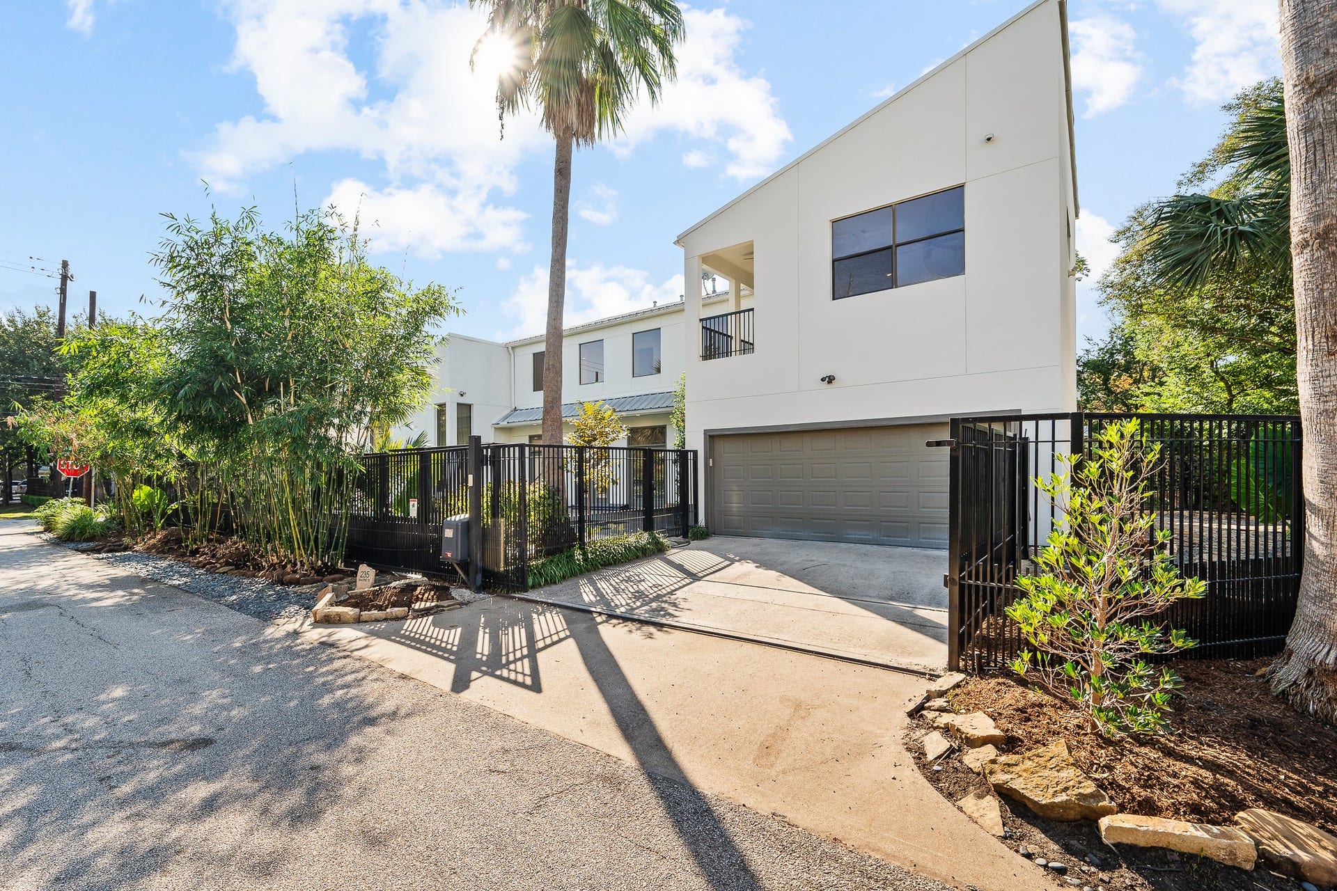 235 Malone Street, Houston, TX 77007 235 Malone Street, Houston, TX 77007