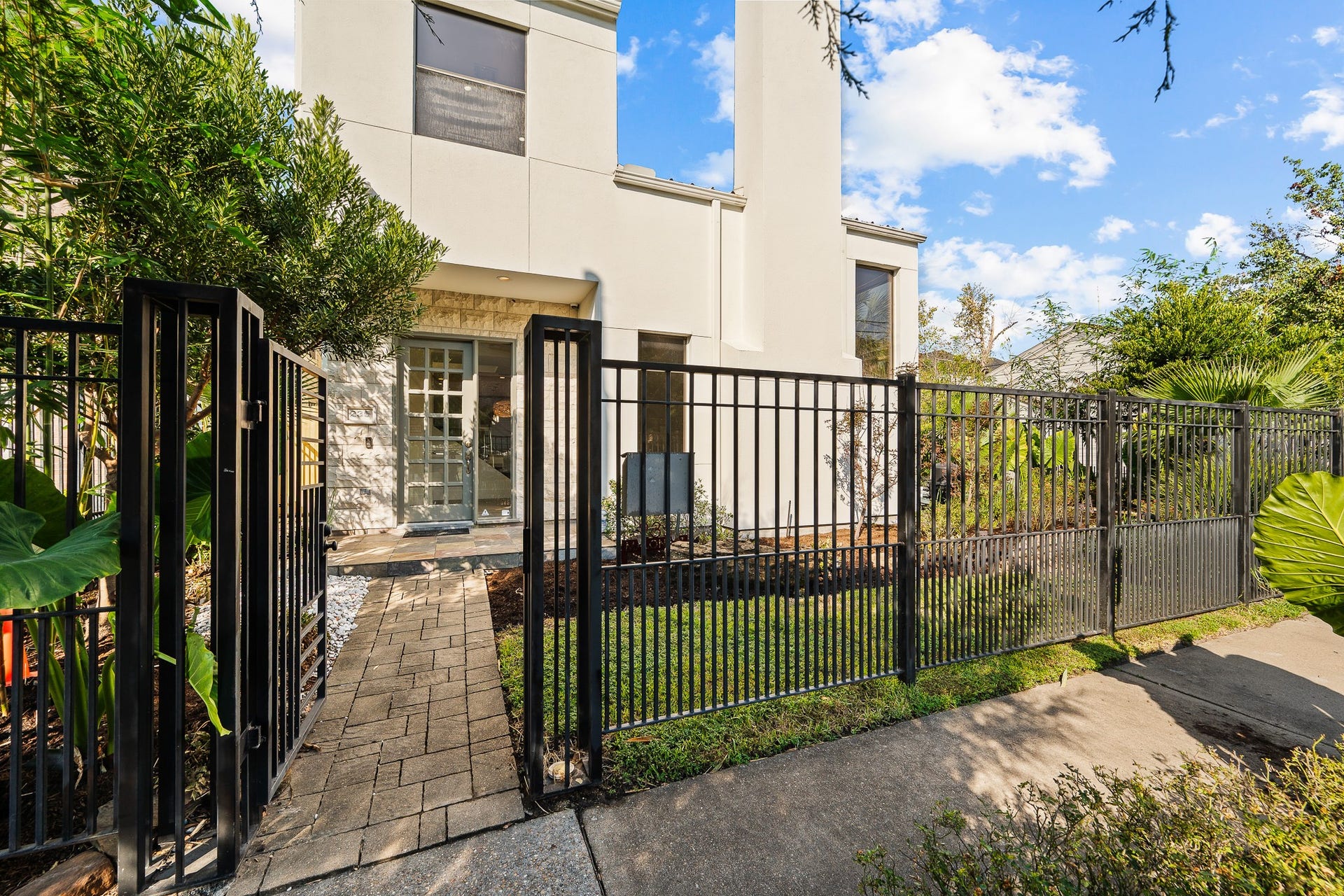 235 Malone Street, Houston, TX 77007 235 Malone Street, Houston, TX 77007