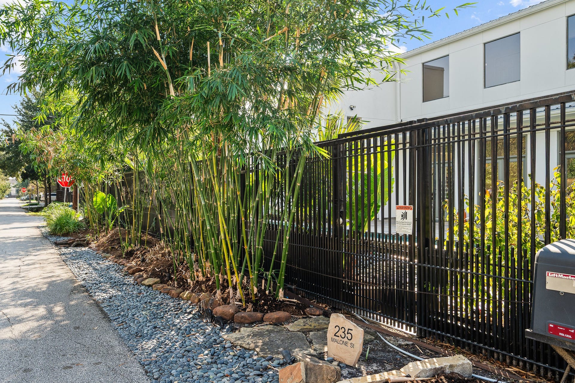 235 Malone Street, Houston, TX 77007 235 Malone Street, Houston, TX 77007