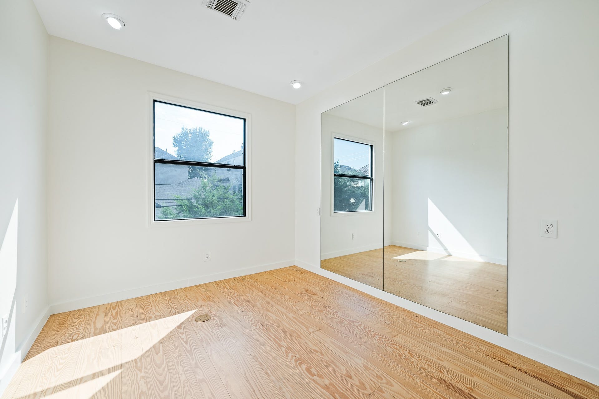 235 Malone Street, Houston, TX 77007 235 Malone Street, Houston, TX 77007